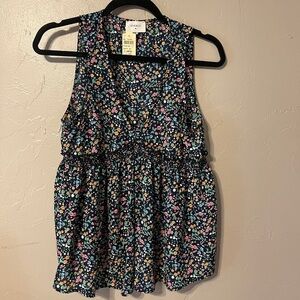 Everly Floral Sleeveless‎ Blouse Top NWT Sz Med